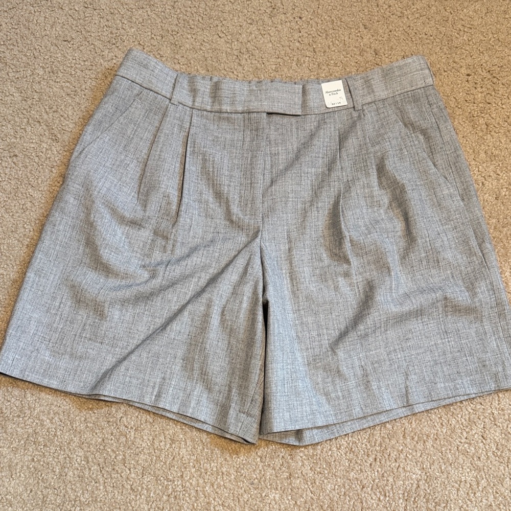 NWT‼️Abercrombie & Fitch Light Gray Women's Bermudas